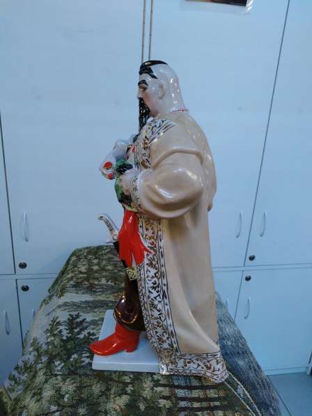 Фарфоровая фигурка большая Казак Тарас Бульба.48cm в Москве