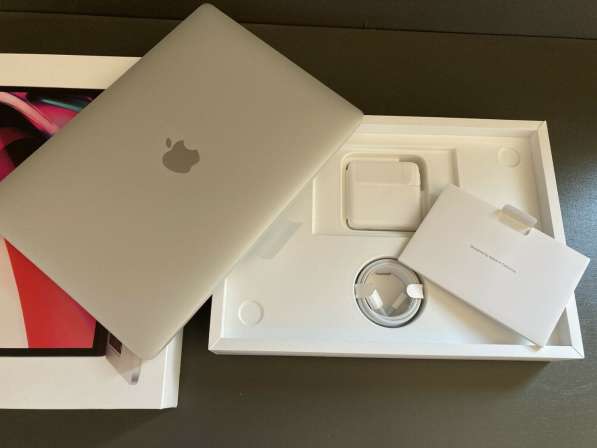 Apple 13.3 MacBook Pro M1 Чип с дисплеем Retina (конец 2020 в Москве фото 4
