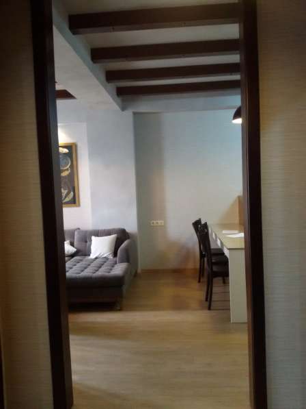 Продается 2-комнатная квартира в сентреТбилиси смеюелбю в фото 12
