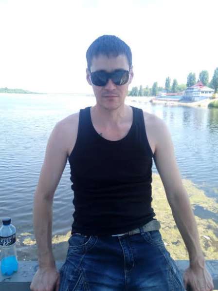 Артур, 32 года, хочет пообщаться