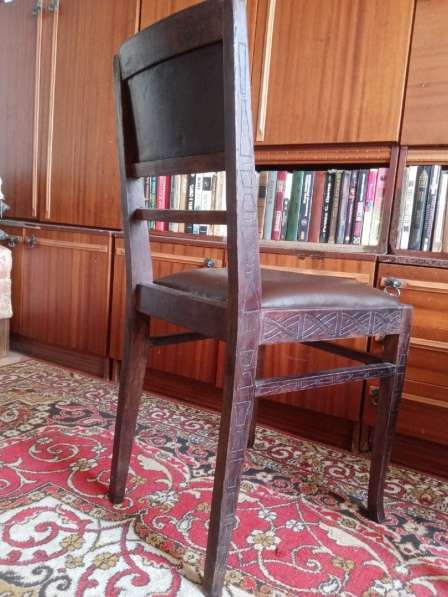 Старинный стул из массива в Перми