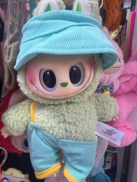 Лабубу в одежде игрушка-брелок в Перми фото 5