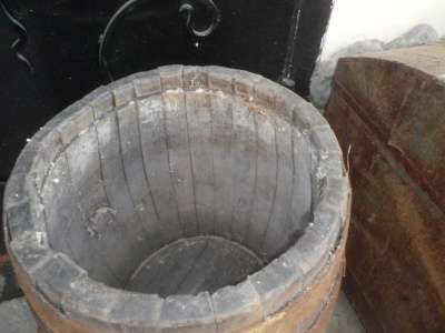 Старинная деревянная бочка в Москве фото 3