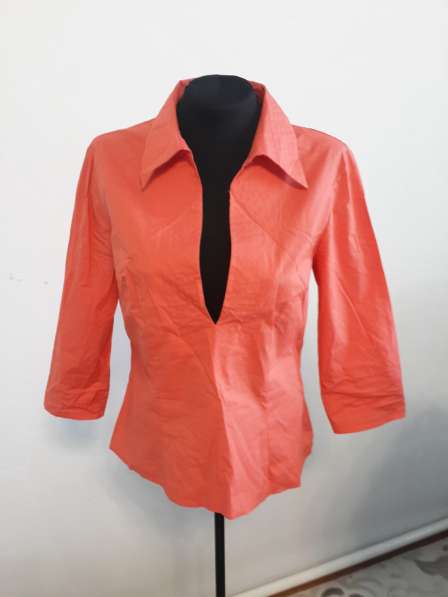 Женская рубашка цвета персик
