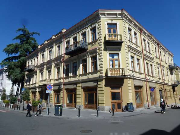 Сдается 2-х комнатная квартира в центре Тбилиси