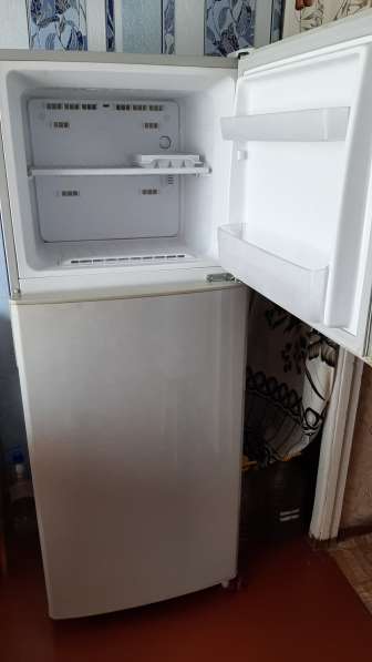Продам холодильник Самсунг в отличном состоянии