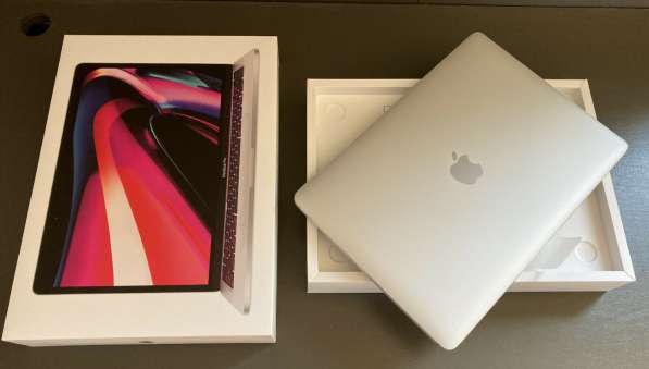 Apple 13.3 MacBook Pro M1 Чип с дисплеем Retina (конец 2020 в Москве