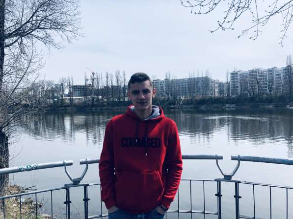 Vasya Dumnych, 19 лет, хочет пообщаться