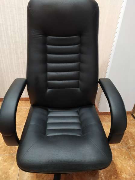 Кресло офисное в Омске