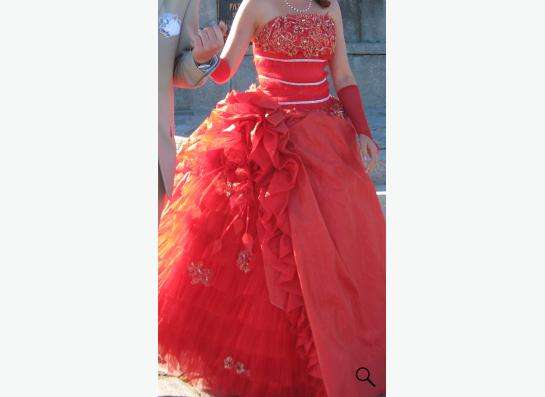 свадебное платье красного цвета