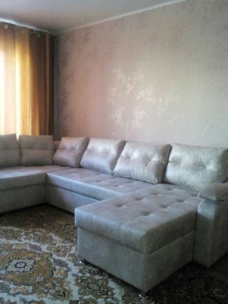 Продаю новый, большой, угловой диван в Омске фото 3