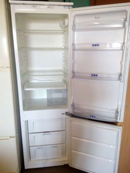 Встраиваемый холодильник Whirlpool в Москве