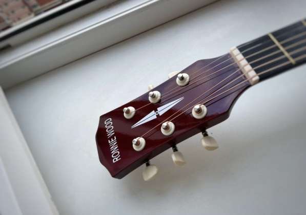 Новая гитара с анкерным стержнем в Краснодаре