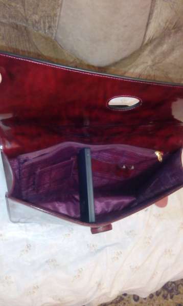 Лаковый портфель с застежкой в Саратове фото 6