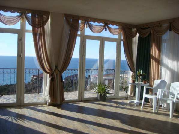 Действующая гостиница, в Крыму, у подножья горы Ай-Петри в Ялте фото 8