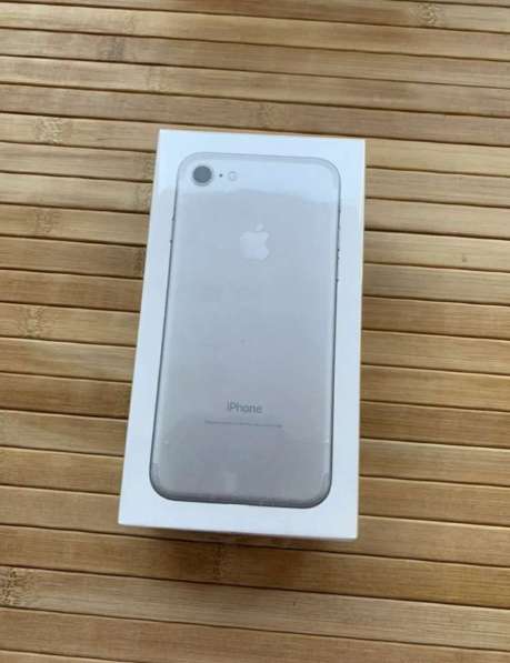 Apple iPhone 7 silver 32gb, новый в коробке