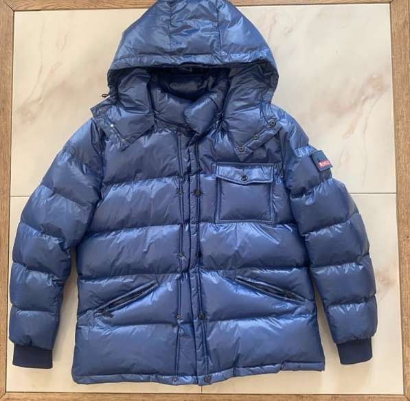 Пуховик Moncler