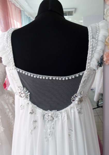 Свободное, прямое свадебное платье в Симферополе