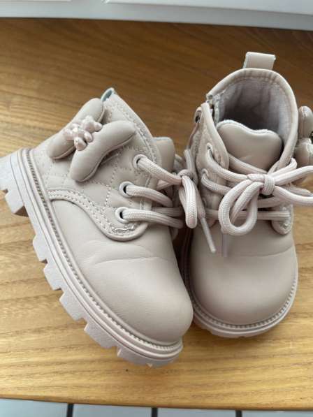 Красивые ботинки для девочки