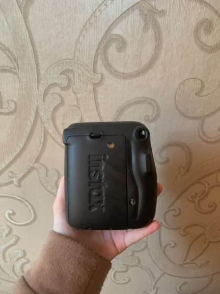 Продам полароид instax mini 11 в Красноярске