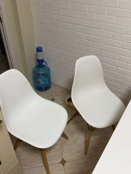 Продажа стола и стульев в Москве