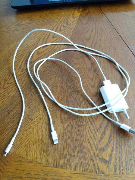 Продаю кабели для iphone lightning (2 шт) + адаптер