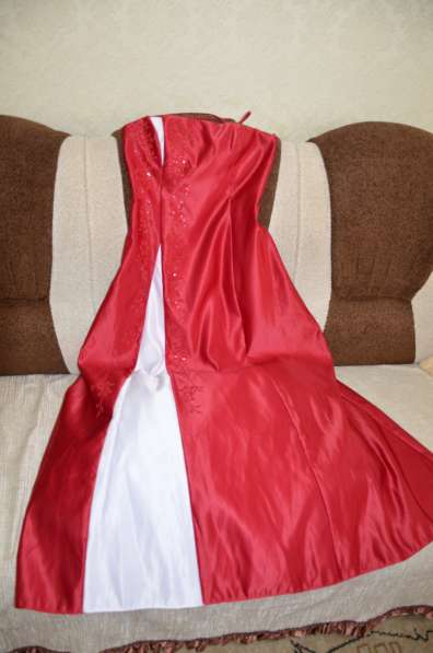 Пышное, атласное платье красного цвета в Краснодаре фото 5