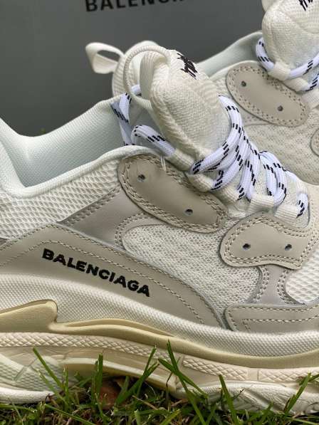 Женские кроссовки Balenciaga Triple S в Красноярске фото 4