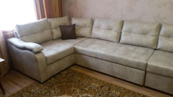 Продаю новый, большой, угловой диван в Омске