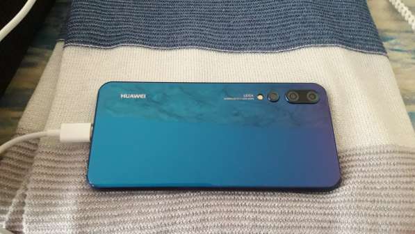 Продам новый телефон Huawei р 20 pro