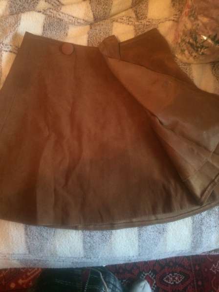 Коричневая замшевая расклешенная юбка в Гатчине