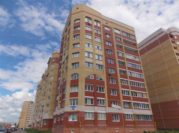 Продам двухкомнатную квартиру в Тверь.Жилая площадь 58 кв.м.Дом кирпичный.Есть Балкон.