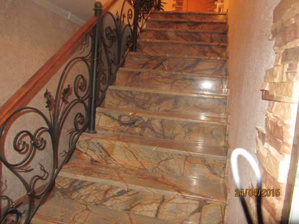 Лестницы из натурального камня мрамора и гранита в Серпухове фото 5