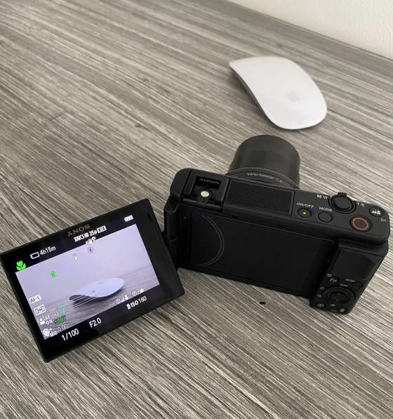 Sony ZV-1 – компактная и мощная видеокамера для блоггинга в фото 4
