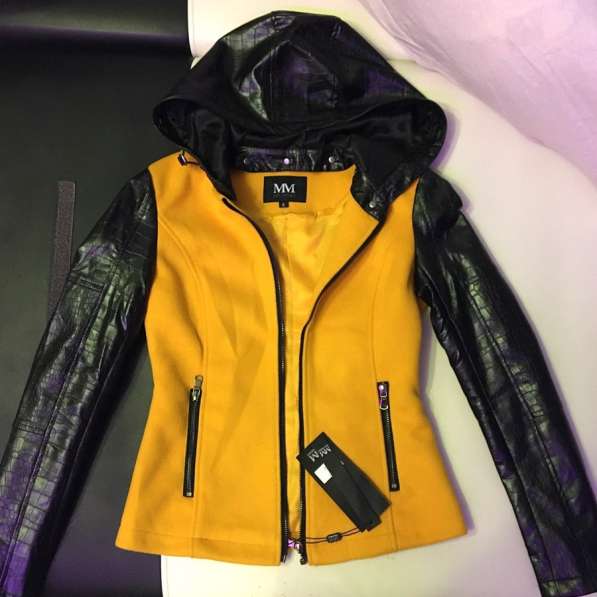 Куртка с капюшоном