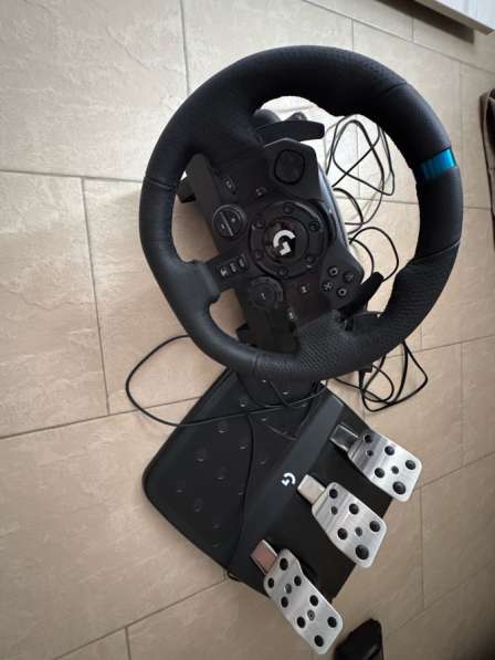 Игровой руль Logitech g923 в Москве