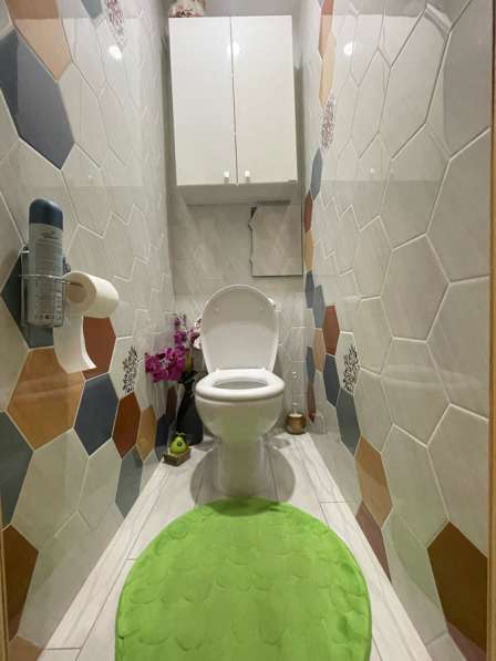 Уютная двухкомнатная квартира на сутки в фото 4