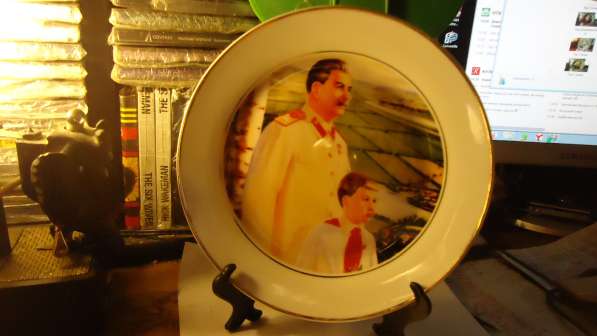 Продам тарелку с изображением Сталина и др в Красноярске фото 4