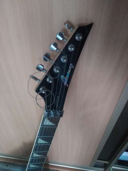 Продам электро гитару в Хабаровске фото 4