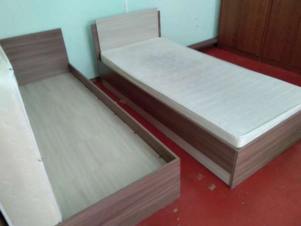 Кровать с матрасом в Лабытнанги