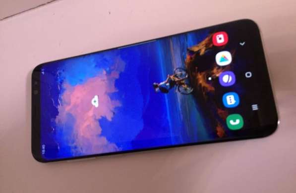 Телефон Samsung S8+ в Казани