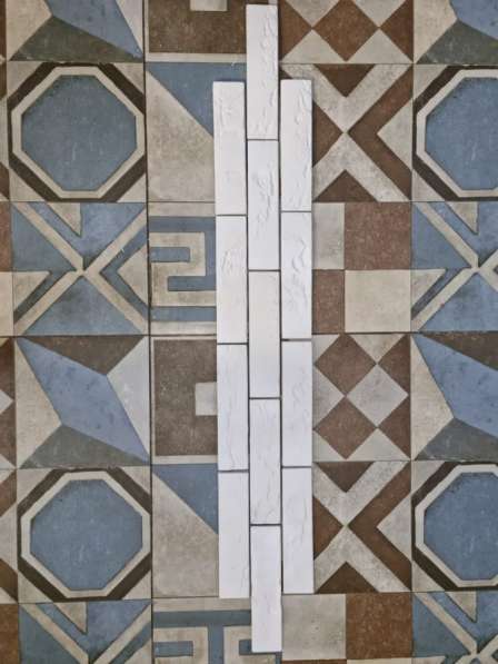 Декоративная плитка из высоко-прочного гипса в Пскове