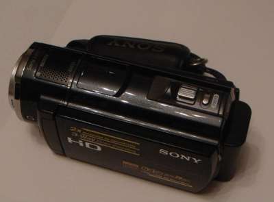 видеокамеру Sony HDR-CX500E
