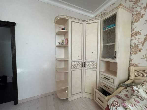 Набор красивой мебели шкафы+диван в Тюмени