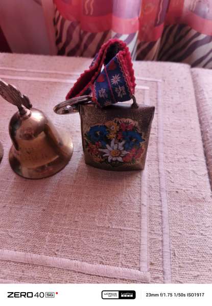 Продам старинные колокольчики в Евпатории