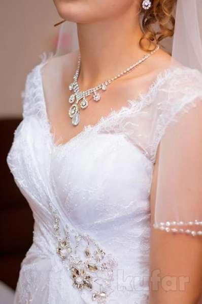 Платье свадебное со шлейфом в фото 3