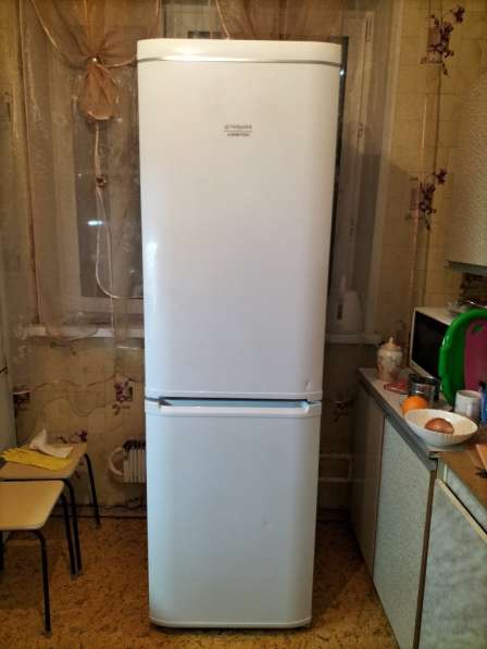 Продам холодильник в Москве