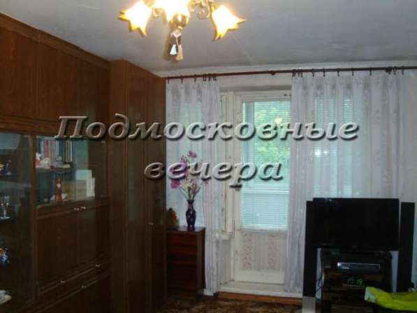 Продам двухкомнатную квартиру в Москва.Жилая площадь 45 кв.м.Этаж 4.Есть Балкон.
