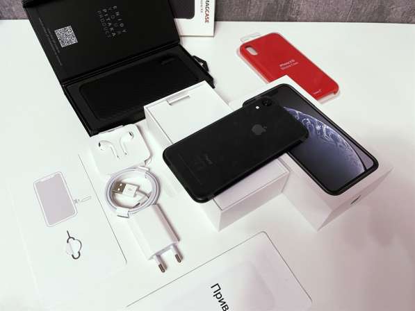 IPhone XR Black 128Gb + Pitaka + Silicone Case