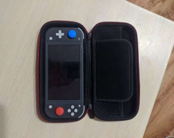 Nintendo Switch lite +акк с играми